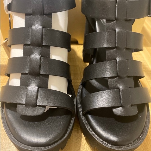 NYC Women's Genesis Block Heel Fisherman Sandals. NWT size 7 - Picture 6 of 11